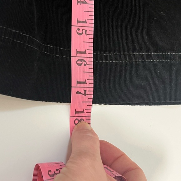 Athleta black corduroy skirt zip and button closure front/back pockets 6 EUC - Picture 11 of 11